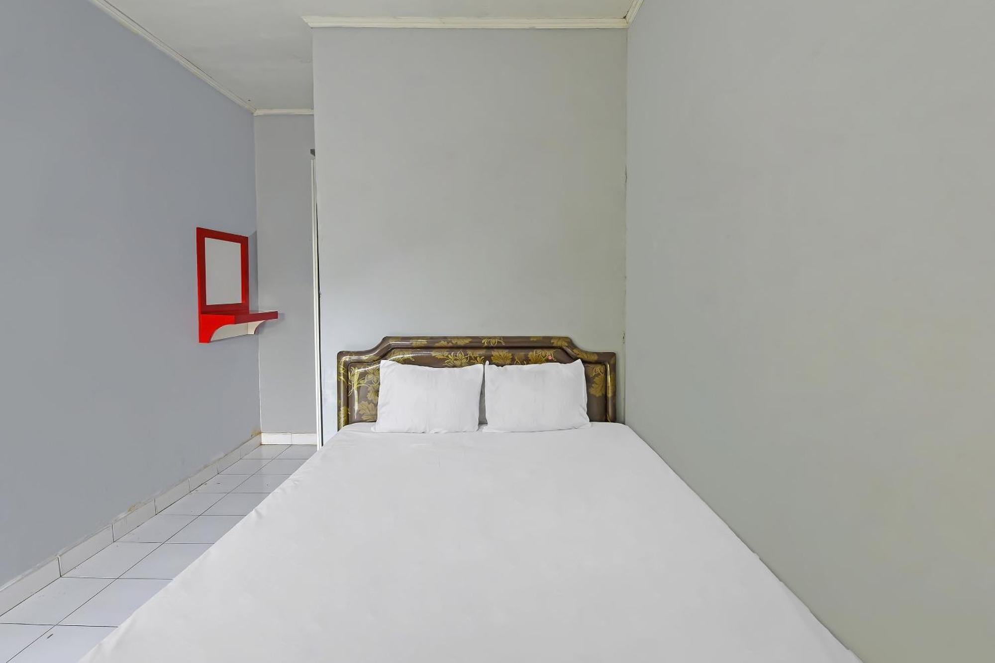 Spot On 91905 Hotel Cipto Arum Чилачап Екстериор снимка